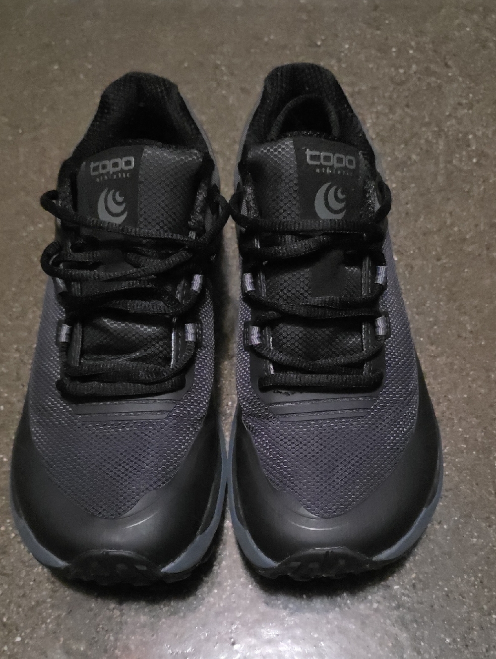 Topo Athletic Women's Black/Gray Running Shoes